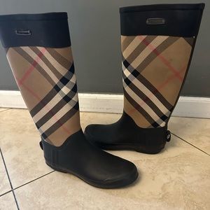 Burberry rain boots size 38